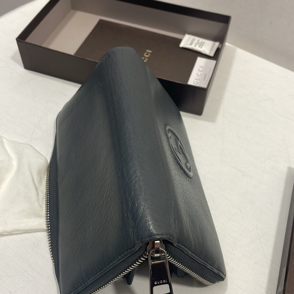 Authentic soho GUCCI gray leather wallet with Box, card, book and COA - Picture 14 of 15